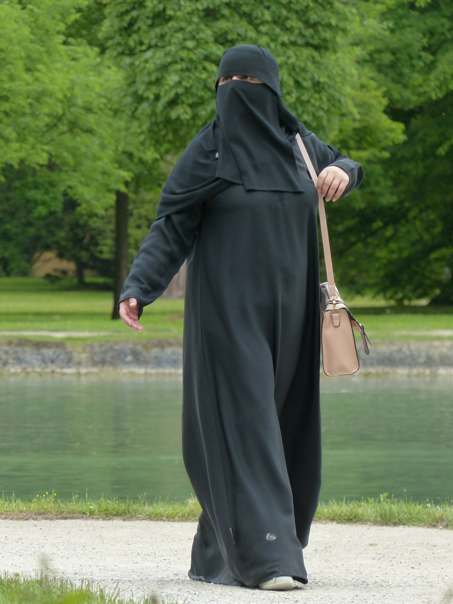 muslim married girl in burqa