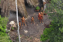 Integrantes de tribo indígena que vivem na Amazônia. Foto: G. Miranda/ FUNAI/ Survival/ Divulgação.