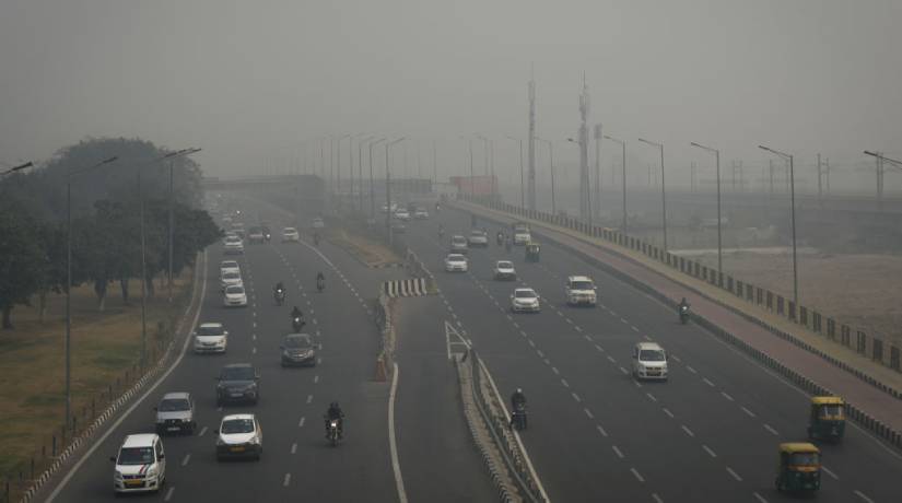 O dióxido de carbono, um dos principais poluentes, é liberado na atmosfera pela ação humana, como a queima de combustíveis. Foto: Indraneel Chowdhury/NurPhoto via Getty Images