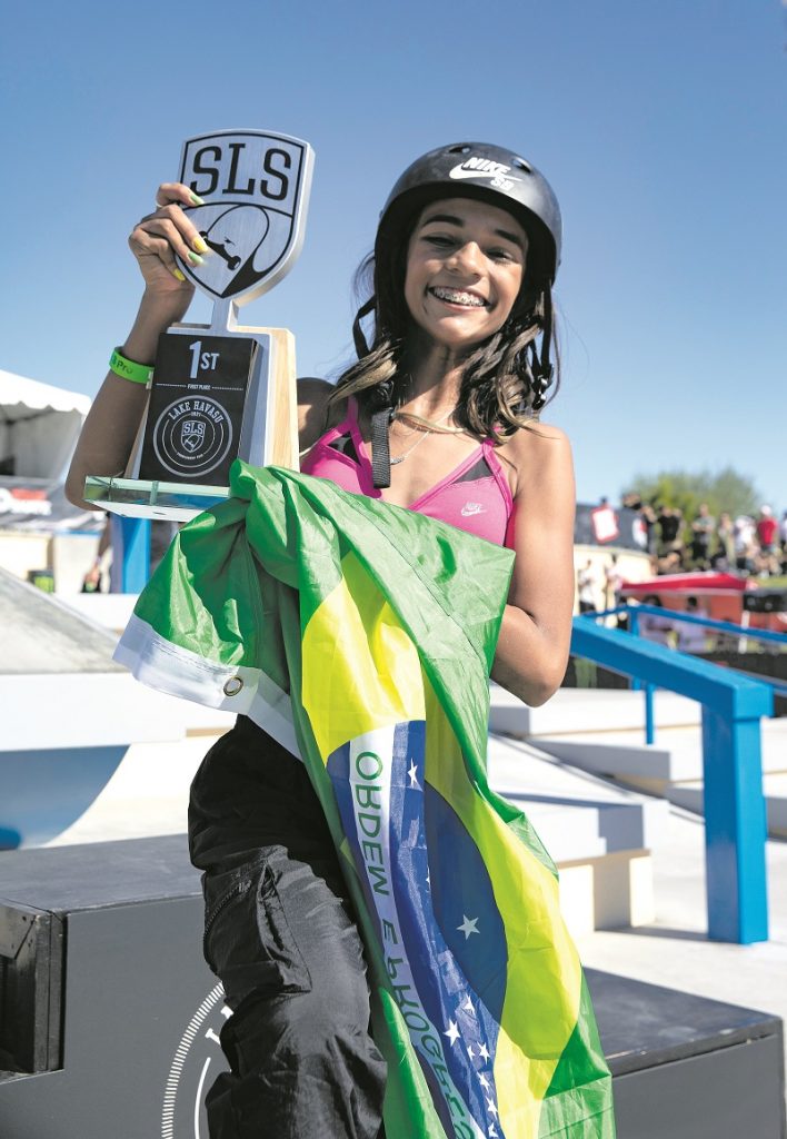 Rayssa Leal ganha mais uma etapa do mundial de skate