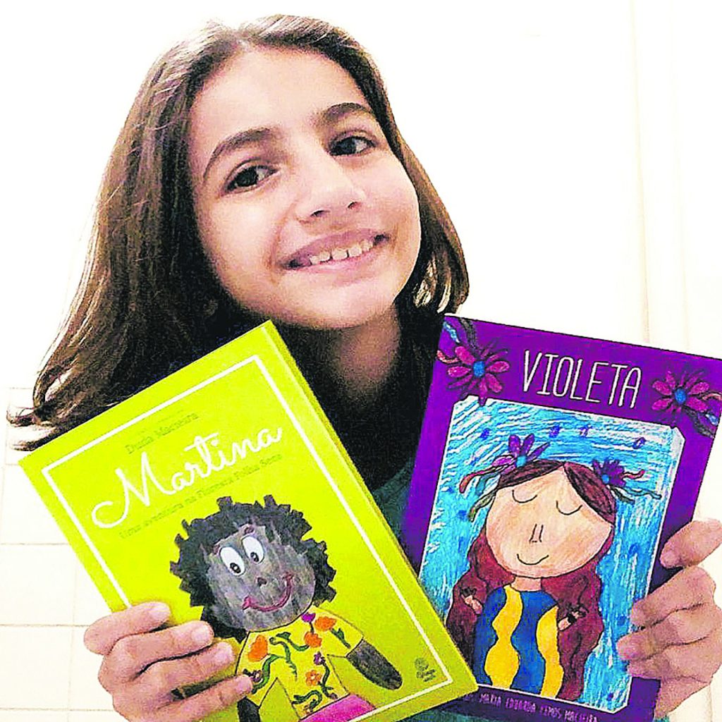 Menina de 12 anos lança primeiro livro escrito em um dia durante